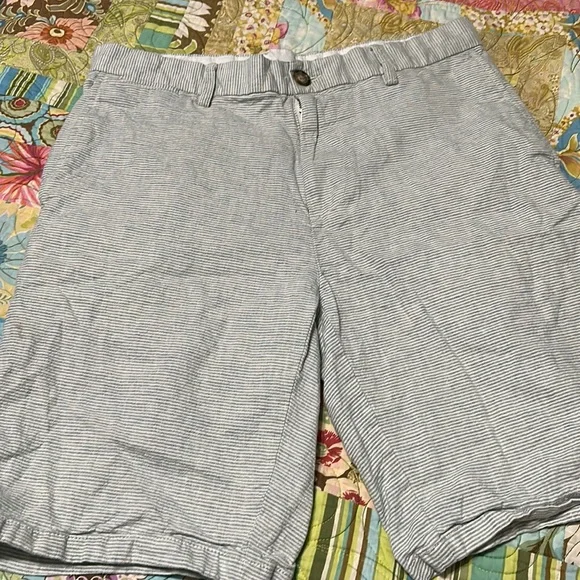 Men’s old navy shorts - Picture 1 of 5
